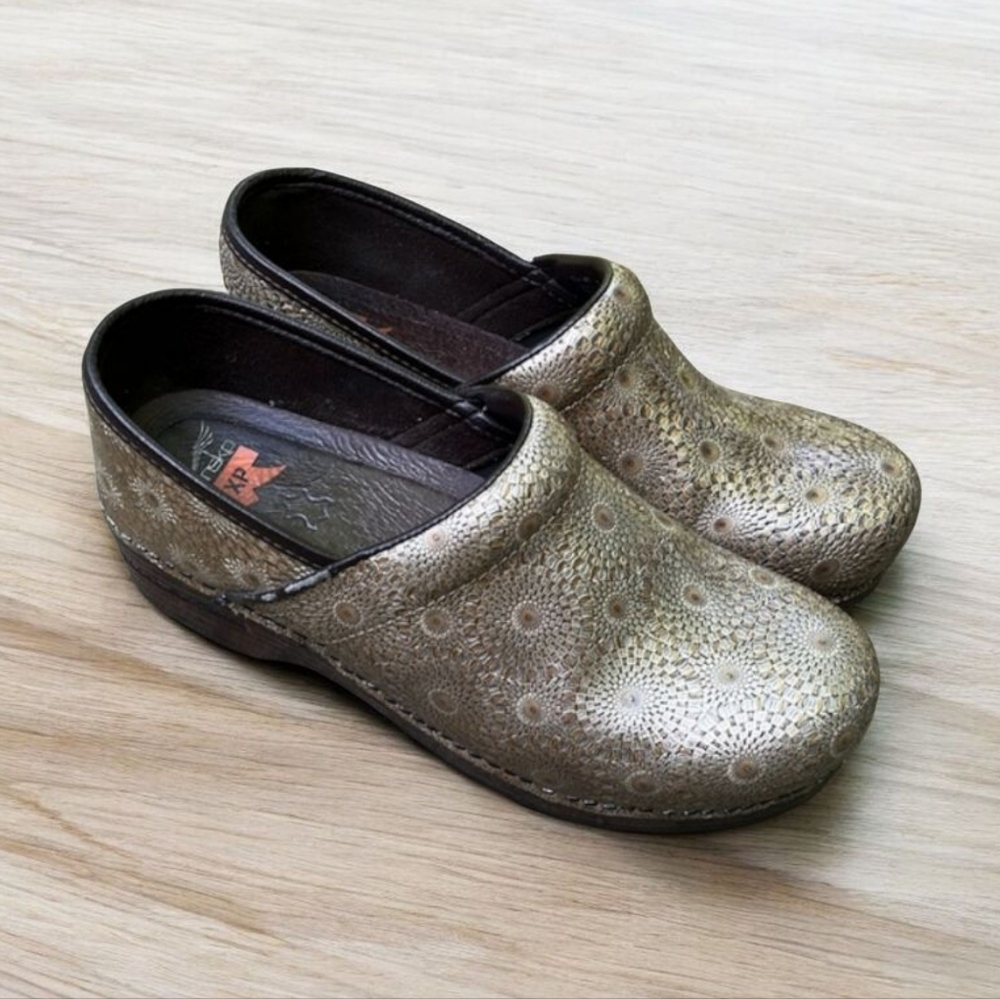Gold Patterned Women's Clogs